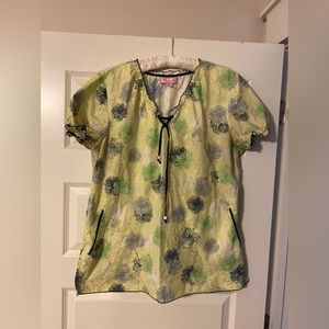 Cute Summer Scrub Top XL